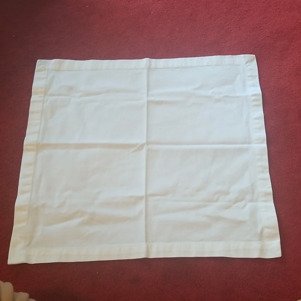 Crate&Barrel napkins and placemats on sale